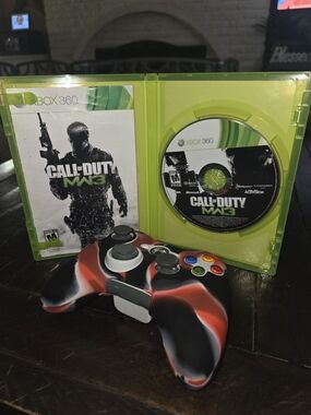 Xbox 360 Call of Duty MW3 Game with Red & Black Controller White With Cover